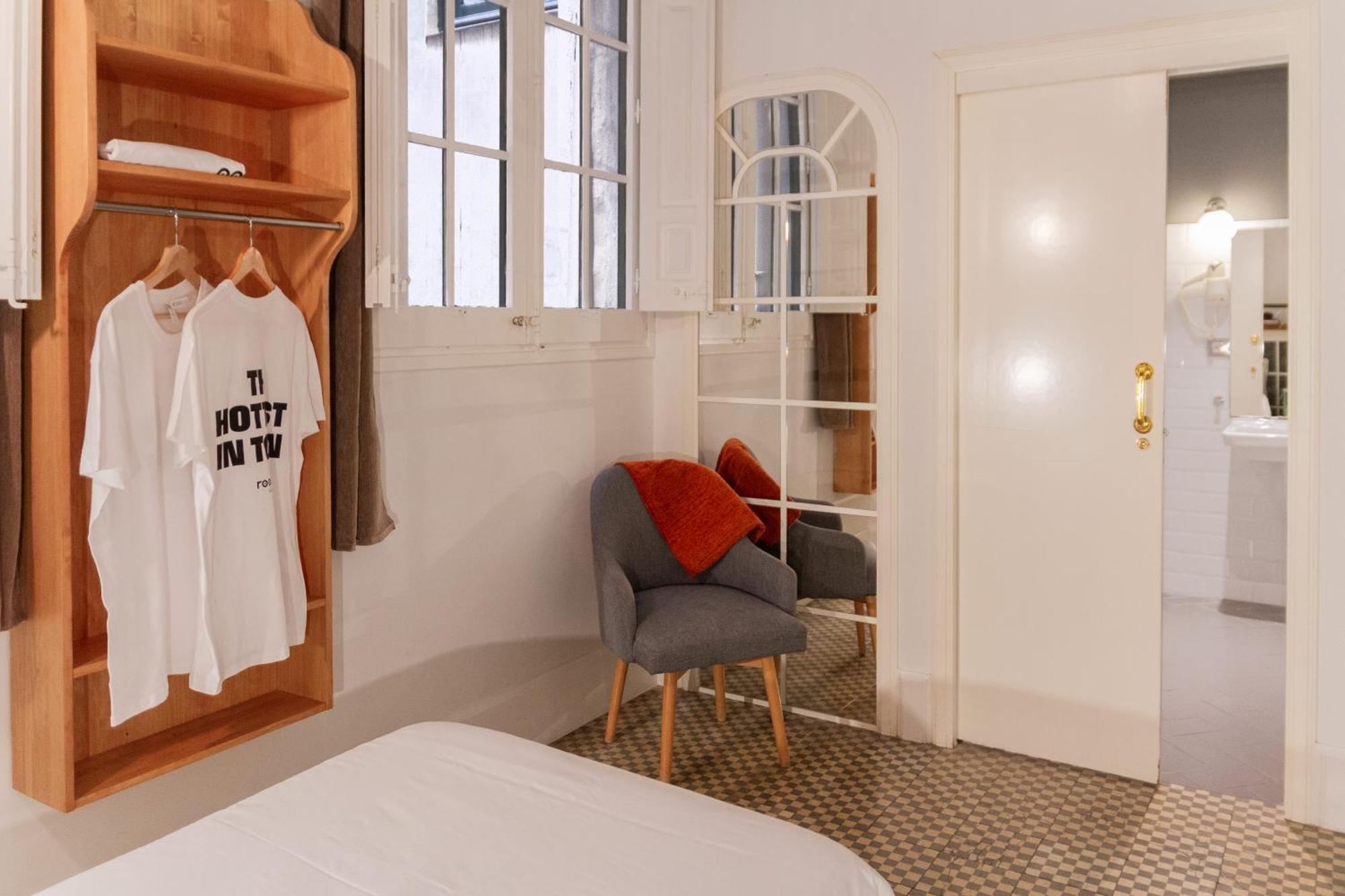 Casa Gracia Hostel Barcelona Exterior photo